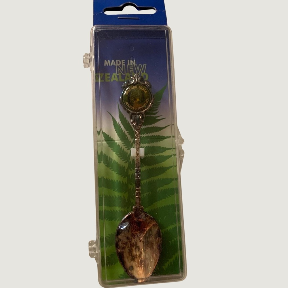 Milford Track Milford Sound NZ Souvenir Collector Spoon Hansen & Berry in Case
